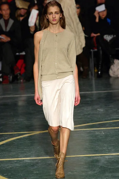Look 15